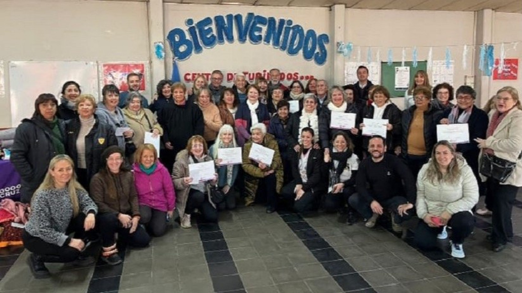 Entrega oficial de donaciones de “Tejiendo Sueños 2024” en el Centro de Jubilados “Rosas de Otoño